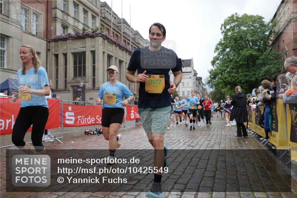 13.09.2026 - Kiel Lauf Yannick Fuchs http://msf.ph/oto/10425549 13.09.2026 11:02:37 Ziel 935, 2299, 3207, 3670, 3947, 3968, 4562, 4648, 4984, 4986, 5479, 6375, 6878, 7389, 8036, 8914, 9745, 10648, 11384, 11942, 208, 484, 540, 649, 651, 709, 841, 845, 1651, 1693, 2322, 2778, 2895, 3102, 3414, 3443, 3942, 3977, 4848, 6332, 6998, 7005, 7244, 8218, 8517, 8793, 8974, 9448, 9732, 9738, 10020, 10531, 11135, 11256, 11261, 11301, 11466, 11546, 12085, 12578, 12640, 12697, 415, 1095, 1298, 2055, 5712, 6071, 6483, 6934, 9108, 10165 meine-sportfotos.de