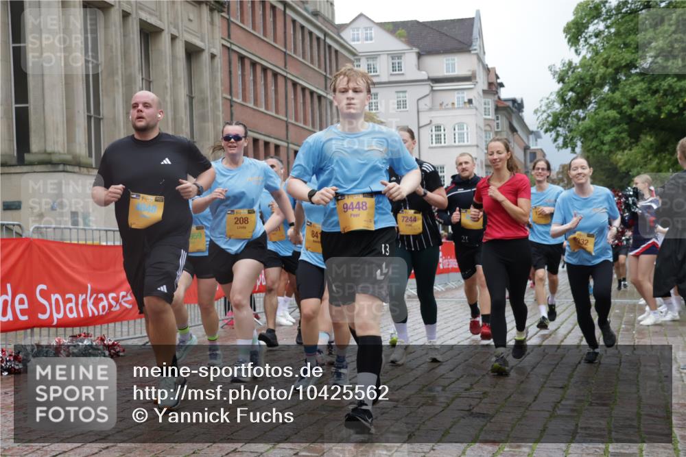 13.09.2026 - Kiel Lauf Yannick Fuchs http://msf.ph/oto/10425562 13.09.2026 11:02:39 Ziel 415, 935, 1298, 2299, 3207, 3670, 3947, 3968, 4562, 4648, 4984, 4986, 5479, 6375, 6878, 7389, 8914, 9745, 10648, 11064, 11384, 11942, 208, 484, 649, 709, 841, 845, 1693, 2299, 2322, 2778, 2895, 3102, 3414, 3443, 3942, 4848, 6332, 6998, 7005, 7244, 8036, 8218, 8517, 8793, 9448, 9732, 9738, 10020, 10531, 11135, 11256, 11261, 11301, 11466, 11546, 11942, 12085, 12578, 12640, 12697, 1095, 2055, 2796, 3513, 4781, 5046, 5712, 6071, 6483, 6934, 9108, 10165 meine-sportfotos.de