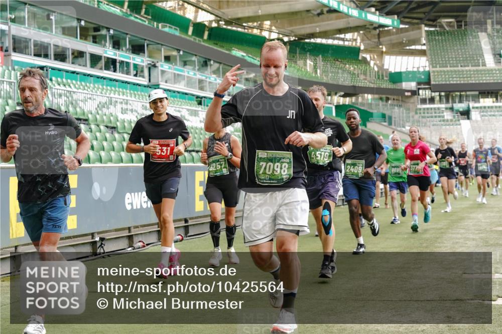 13.09.2026 - 21. swb-Marathon Bremen Michael Burmester http://msf.ph/oto/10425564 13.09.2026 13:01:50 Laufen im Stadion 150, 242, 282, 318, 440, 531, 687, 722, 930, 936, 946, 1006, 1067, 1163, 1250, 1436, 1448, 1582, 1896, 2033, 2047, 2062, 2292, 2345, 2370, 2378, 2409, 2427, 2485, 2490, 2491, 2560, 2561, 2627, 2638, 2658, 2666, 2668, 2700, 2708, 2781, 2906, 2967, 2987, 3013, 3044, 3163, 3164, 3168, 3173, 3187, 3248, 3294, 3334, 3372, 3374, 3375, 3385, 3392, 3524, 3526, 3527, 3603, 3642, 3667, 3721, 3774, 3806, 3852, 3856, 3893, 4000, 4506, 4558 meine-sportfotos.de