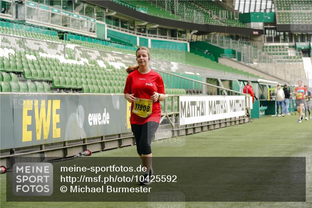 13.09.2026 - 21. swb-Marathon Bremen Michael Burmester http://msf.ph/oto/10425592 13.09.2026 10:48:11 Laufen im Stadion 10264, 10292, 10349, 10407, 10440, 10732, 10789, 10925, 10933, 11104, 11262, 11423, 11443, 11541, 11573, 11579, 11639, 11663, 11698, 11980, 12083, 12157, 12340, 12444, 12471, 12472, 12542, 12561, 10137, 10176, 10191, 10192, 10194, 10202, 10242, 10295, 10325, 10335, 10344, 10430, 10459, 10513, 10524, 10568, 10600, 10629, 10651, 10679, 10713, 10756, 10779, 10882, 10979, 10997, 10999, 11081, 11200, 11233, 11307, 11355, 12089, 12153 meine-sportfotos.de