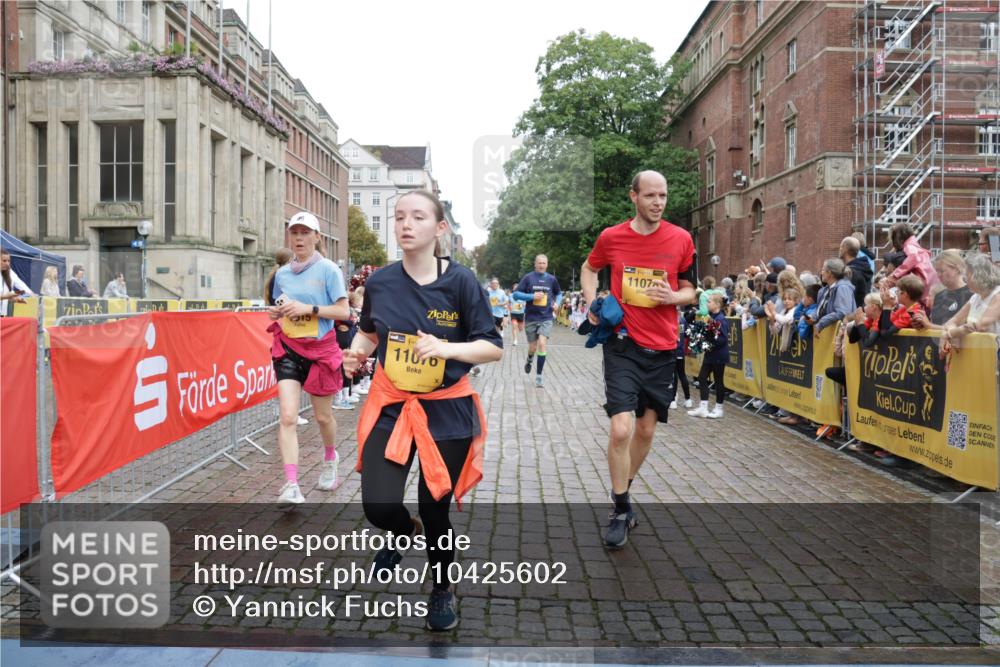 13.09.2026 - Kiel Lauf Yannick Fuchs http://msf.ph/oto/10425602 13.09.2026 09:46:11 Ziel 442, 1415, 2482, 3052, 3954, 4909, 4910, 4918, 5234, 5855, 5955, 6732, 7015, 7308, 8125, 10203, 10685, 10898, 11076, 11078, 557, 1415, 1418, 2127, 2788, 3025, 3142, 3301, 3974, 4413, 4569, 4909, 4910, 5234, 5511, 5757, 5829, 7202, 7349, 7572, 7911, 7924, 8126, 8244, 8611, 8859, 9841, 10036, 10142, 10392, 10445, 10719, 12374, 12841, 167, 181, 3361, 6577, 6857, 9832, 10117, 10913, 11316, 11859, 11861, 12173, 12495, 12621, 1023, 1579, 6038, 8126 meine-sportfotos.de