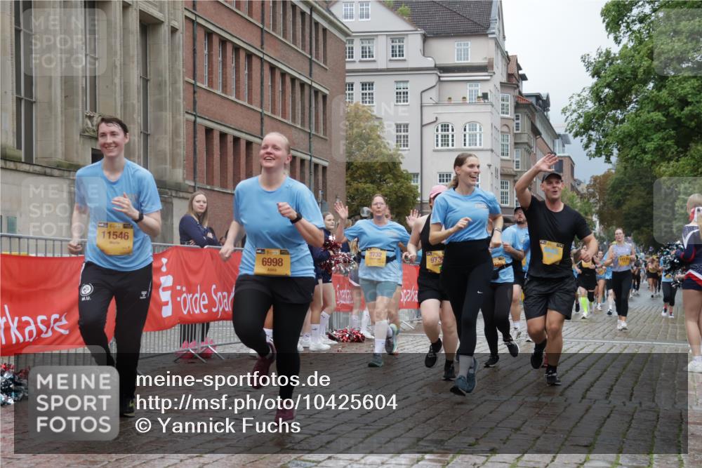13.09.2026 - Kiel Lauf Yannick Fuchs http://msf.ph/oto/10425604 13.09.2026 11:02:44 Ziel 415, 1298, 3207, 3947, 3968, 4562, 4648, 4984, 4986, 5479, 6548, 8914, 10648, 11064, 11717, 484, 649, 935, 1693, 2299, 2322, 2895, 3102, 3414, 3443, 3670, 3968, 6375, 6878, 6998, 7005, 7389, 8036, 8218, 8517, 9732, 9738, 9745, 10020, 11135, 11256, 11261, 11301, 11384, 11546, 11942, 12085, 12578, 12640, 12697, 1095, 1635, 2055, 2796, 3513, 3912, 4478, 4781, 5046, 5712, 6071, 6483, 6768, 6934, 9070, 9108, 9663, 10165 meine-sportfotos.de