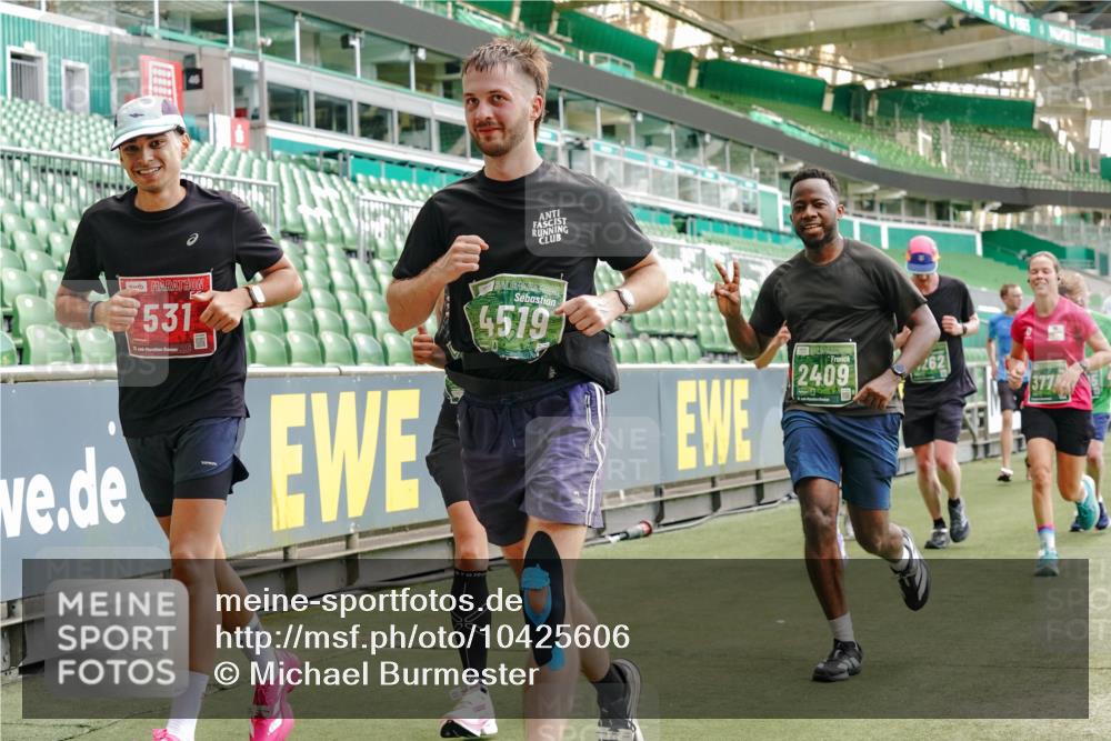 13.09.2026 - 21. swb-Marathon Bremen Michael Burmester http://msf.ph/oto/10425606 13.09.2026 13:01:52 Laufen im Stadion 150, 242, 282, 318, 440, 531, 687, 722, 930, 936, 946, 1006, 1067, 1163, 1250, 1436, 1448, 1582, 1896, 2033, 2047, 2062, 2292, 2345, 2370, 2378, 2409, 2427, 2485, 2490, 2491, 2560, 2561, 2627, 2638, 2658, 2666, 2668, 2700, 2708, 2781, 2906, 2967, 2987, 3013, 3044, 3163, 3164, 3168, 3173, 3187, 3248, 3294, 3334, 3372, 3374, 3375, 3385, 3392, 3524, 3526, 3527, 3603, 3642, 3667, 3721, 3774, 3806, 3852, 3856, 3893, 4000, 4506, 4558 meine-sportfotos.de