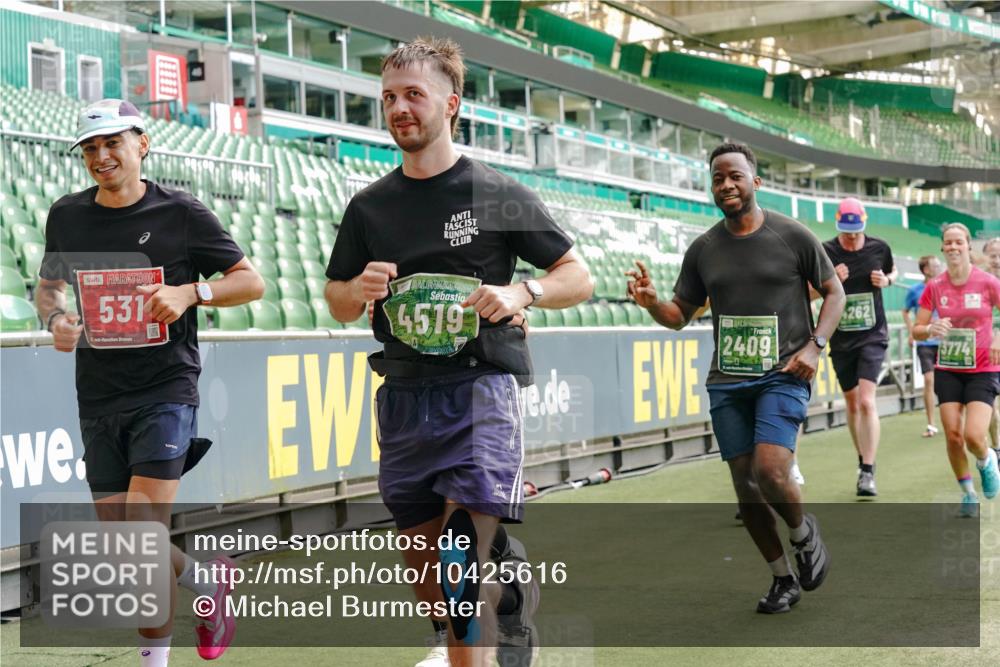 13.09.2026 - 21. swb-Marathon Bremen Michael Burmester http://msf.ph/oto/10425616 13.09.2026 13:01:52 Laufen im Stadion 150, 242, 282, 318, 440, 531, 687, 722, 930, 936, 946, 1006, 1067, 1163, 1250, 1436, 1448, 1582, 1896, 2033, 2047, 2062, 2292, 2345, 2370, 2378, 2409, 2427, 2485, 2490, 2491, 2560, 2561, 2627, 2638, 2658, 2666, 2668, 2700, 2708, 2781, 2906, 2967, 2987, 3013, 3044, 3163, 3164, 3168, 3173, 3187, 3248, 3294, 3334, 3372, 3374, 3375, 3385, 3392, 3524, 3526, 3527, 3603, 3642, 3667, 3721, 3774, 3806, 3852, 3856, 3893, 4000, 4506, 4558 meine-sportfotos.de