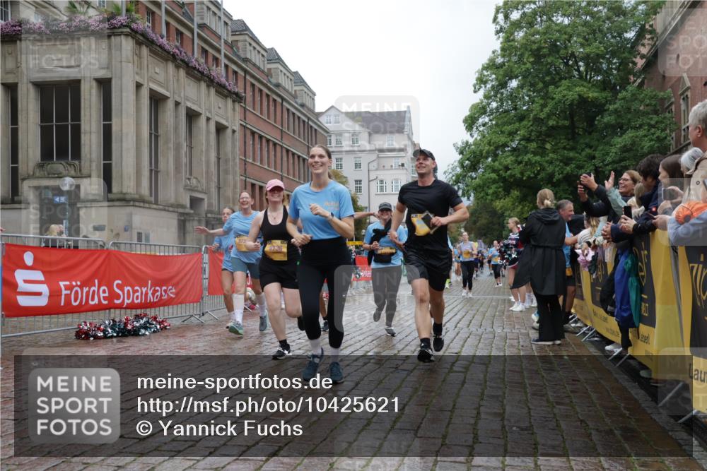 13.09.2026 - Kiel Lauf Yannick Fuchs http://msf.ph/oto/10425621 13.09.2026 11:02:46 Ziel 415, 1298, 2055, 3207, 3947, 4562, 4648, 4984, 4986, 5479, 5712, 6071, 6483, 6548, 7968, 8914, 10648, 11064, 11717, 484, 649, 935, 1693, 2299, 2322, 2895, 3102, 3414, 3443, 3670, 3968, 6375, 6878, 6998, 7005, 7389, 8036, 8218, 8517, 9732, 9738, 9745, 10020, 11135, 11256, 11261, 11301, 11384, 11546, 11942, 12085, 12578, 12640, 12697, 1095, 1635, 2796, 3513, 3635, 3912, 4478, 4781, 5046, 5998, 6768, 6934, 9070, 9108, 9663, 10165 meine-sportfotos.de