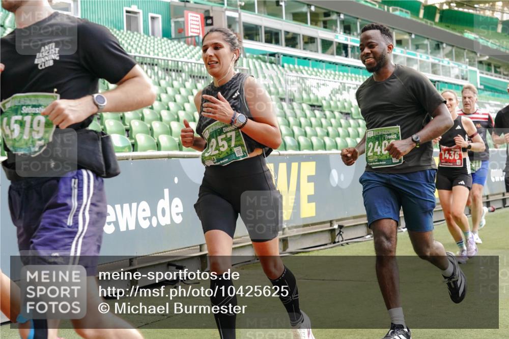 13.09.2026 - 21. swb-Marathon Bremen Michael Burmester http://msf.ph/oto/10425625 13.09.2026 13:01:53 Laufen im Stadion 150, 242, 282, 318, 440, 531, 687, 722, 930, 936, 946, 1006, 1067, 1163, 1250, 1436, 1448, 1582, 1896, 2033, 2047, 2062, 2292, 2345, 2370, 2378, 2409, 2427, 2485, 2490, 2491, 2560, 2561, 2627, 2638, 2658, 2666, 2668, 2700, 2708, 2781, 2967, 2987, 3013, 3044, 3163, 3164, 3168, 3173, 3187, 3248, 3258, 3294, 3334, 3372, 3374, 3375, 3385, 3392, 3524, 3526, 3527, 3603, 3642, 3667, 3721, 3774, 3806, 3852, 3856, 3893, 4000, 4506, 4558 meine-sportfotos.de