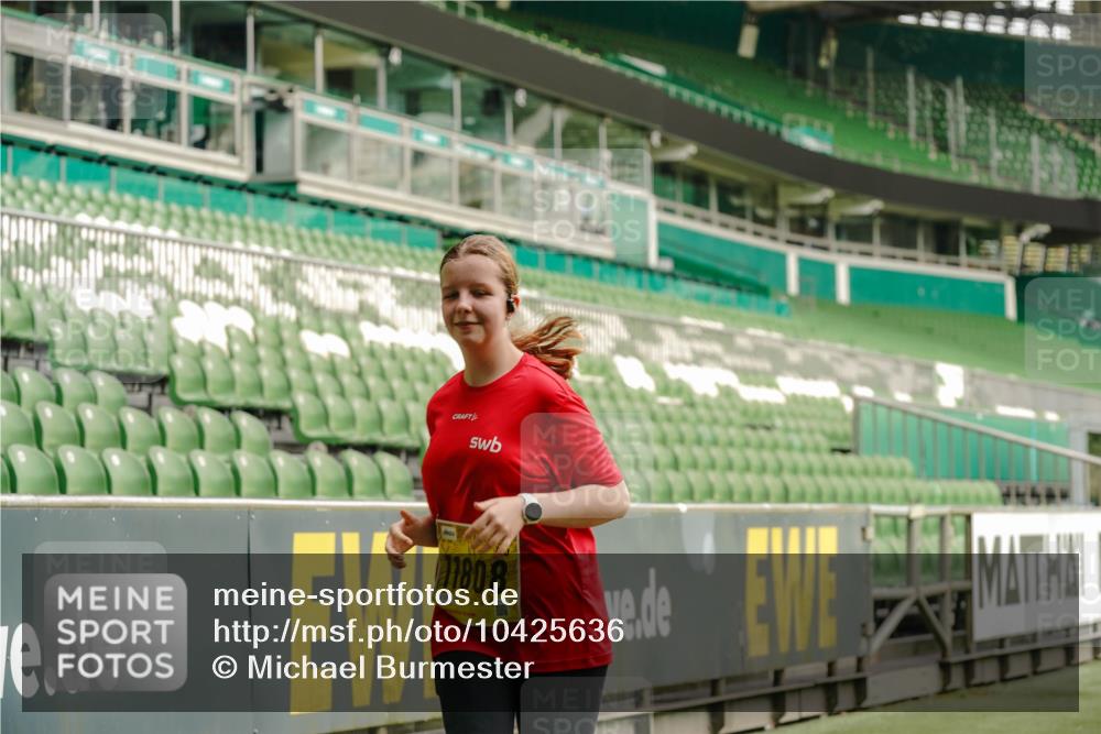 13.09.2026 - 21. swb-Marathon Bremen Michael Burmester http://msf.ph/oto/10425636 13.09.2026 10:48:12 Laufen im Stadion 10264, 10292, 10349, 10407, 10440, 10732, 10789, 10925, 10933, 11104, 11262, 11423, 11443, 11541, 11573, 11579, 11639, 11663, 11698, 11980, 12083, 12157, 12340, 12444, 12471, 12472, 12542, 12561, 10137, 10176, 10191, 10192, 10194, 10202, 10242, 10295, 10325, 10335, 10344, 10430, 10459, 10513, 10524, 10568, 10600, 10629, 10651, 10679, 10713, 10756, 10779, 10882, 10979, 10997, 10999, 11081, 11200, 11233, 11307, 11355, 12089, 12153 meine-sportfotos.de
