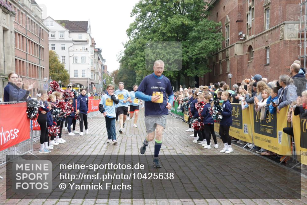13.09.2026 - Kiel Lauf Yannick Fuchs http://msf.ph/oto/10425638 13.09.2026 09:46:13 Ziel 442, 2482, 3052, 3954, 4918, 5855, 5955, 6732, 7015, 7308, 8125, 10117, 10203, 10685, 10898, 11076, 11078, 557, 1415, 1418, 2127, 2788, 3025, 3142, 3301, 3974, 4413, 4569, 4909, 4910, 5234, 5511, 5757, 5829, 7202, 7349, 7572, 7911, 7924, 8244, 8611, 8859, 9841, 10036, 10142, 10392, 10445, 10719, 12374, 12841, 167, 181, 3361, 6355, 6577, 6857, 7439, 9832, 10177, 10913, 10946, 11316, 11859, 11861, 12173, 12495, 12621, 1023, 1579, 3025, 6038, 8126 meine-sportfotos.de