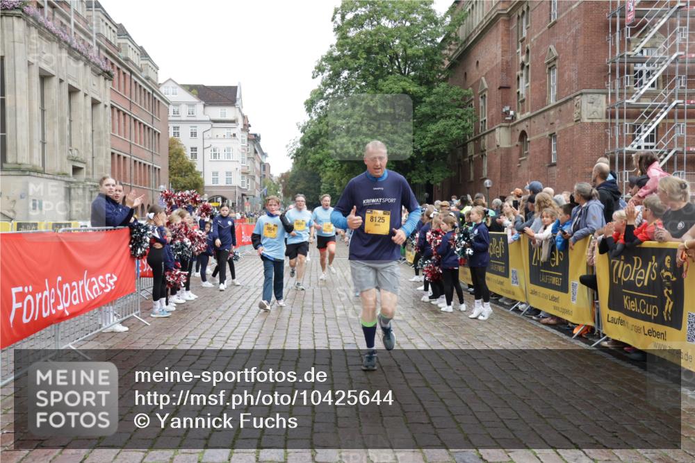 13.09.2026 - Kiel Lauf Yannick Fuchs http://msf.ph/oto/10425644 13.09.2026 09:46:13 Ziel 442, 2482, 3052, 3954, 4918, 5855, 5955, 6732, 7015, 7308, 8125, 10117, 10203, 10685, 10898, 11076, 11078, 557, 1415, 1418, 2127, 2788, 3025, 3142, 3301, 3974, 4413, 4569, 4909, 4910, 5234, 5511, 5757, 5829, 7202, 7349, 7572, 7911, 7924, 8244, 8611, 8859, 9841, 10036, 10142, 10392, 10445, 10719, 12374, 12841, 167, 181, 3361, 6355, 6577, 6857, 7439, 9832, 10177, 10913, 10946, 11316, 11859, 11861, 12173, 12495, 12621, 1023, 1579, 3025, 6038, 8126 meine-sportfotos.de