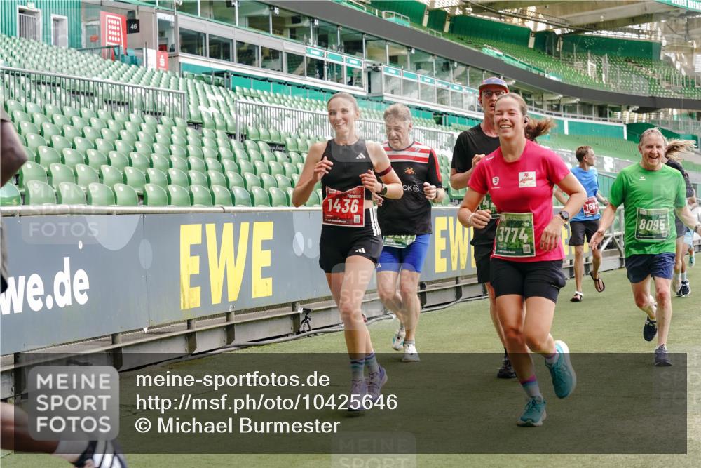 13.09.2026 - 21. swb-Marathon Bremen Michael Burmester http://msf.ph/oto/10425646 13.09.2026 13:01:53 Laufen im Stadion 150, 242, 282, 318, 440, 531, 687, 722, 930, 936, 946, 1006, 1067, 1163, 1250, 1436, 1448, 1582, 1896, 2033, 2047, 2062, 2292, 2345, 2370, 2378, 2409, 2427, 2485, 2490, 2491, 2560, 2561, 2627, 2638, 2658, 2666, 2668, 2700, 2708, 2781, 2967, 2987, 3013, 3044, 3163, 3164, 3168, 3173, 3187, 3248, 3258, 3294, 3334, 3372, 3374, 3375, 3385, 3392, 3524, 3526, 3527, 3603, 3642, 3667, 3721, 3774, 3806, 3852, 3856, 3893, 4000, 4506, 4558 meine-sportfotos.de