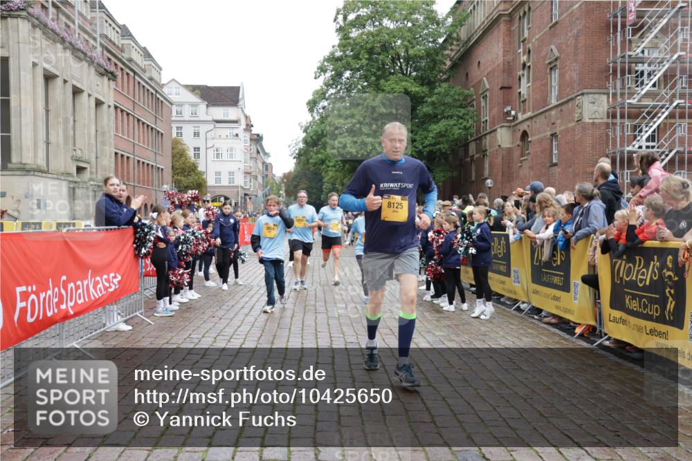 13.09.2026 - Kiel Lauf Yannick Fuchs http://msf.ph/oto/10425650 13.09.2026 09:46:14 Ziel 442, 2482, 3052, 3954, 4918, 5855, 5955, 6732, 7015, 7308, 8125, 10117, 10203, 10685, 10898, 11076, 11078, 557, 1415, 1418, 2127, 2788, 3025, 3142, 3301, 3974, 4413, 4569, 4909, 4910, 5234, 5511, 5757, 5829, 7202, 7349, 7572, 7911, 7924, 8244, 8611, 8859, 9841, 10036, 10142, 10203, 10392, 10445, 10719, 12374, 12841, 167, 181, 3361, 6355, 6577, 6857, 7439, 9832, 10177, 10913, 10946, 11316, 11859, 11861, 12173, 12495, 12621, 1023, 1579, 3025, 6038, 8126 meine-sportfotos.de