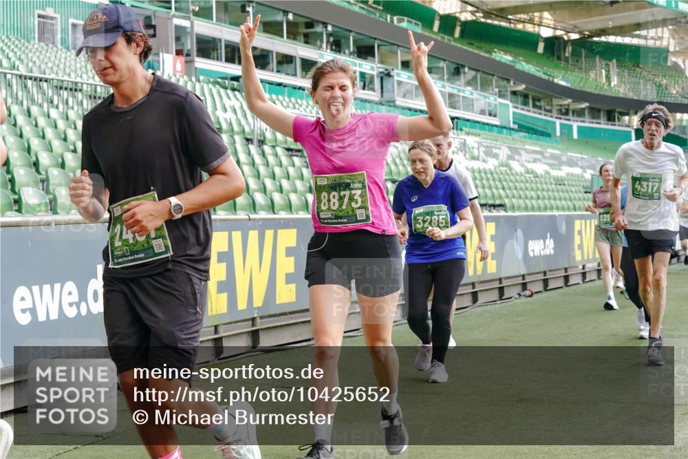 13.09.2026 - 21. swb-Marathon Bremen Michael Burmester http://msf.ph/oto/10425652 13.09.2026 13:24:45 Laufen im Stadion 137, 182, 213, 294, 324, 434, 505, 543, 548, 721, 723, 739, 743, 752, 815, 818, 966, 1273, 1410, 1463, 1471, 1491, 1504, 1515, 1561, 1597, 1598, 1830, 1944, 1953, 2059, 2095, 2211, 2252, 2267, 2271, 2286, 2312, 2323, 2354, 2445, 2465, 2483, 2495, 2497, 2503, 2506, 2554, 2571, 2591, 2644, 2752, 2768, 2776, 2833, 2878, 2896, 2936, 2968, 2981, 3005, 3142, 3211, 3259, 3282, 3288, 3289, 3292, 3298, 3306, 3312, 3329, 3364, 3381, 3390, 3395, 3447, 3770, 3819, 4466 meine-sportfotos.de