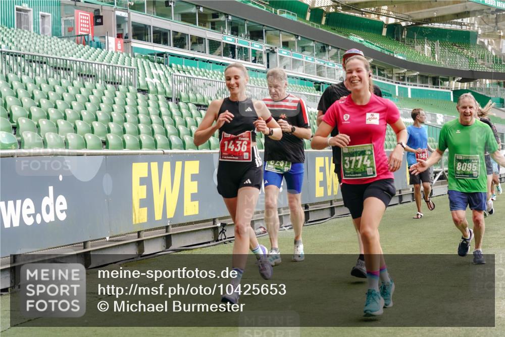 13.09.2026 - 21. swb-Marathon Bremen Michael Burmester http://msf.ph/oto/10425653 13.09.2026 13:01:53 Laufen im Stadion 150, 242, 282, 318, 440, 531, 687, 722, 930, 936, 946, 1006, 1067, 1163, 1250, 1436, 1448, 1582, 1896, 2033, 2047, 2062, 2292, 2345, 2370, 2378, 2409, 2427, 2485, 2490, 2491, 2560, 2561, 2627, 2638, 2658, 2666, 2668, 2700, 2708, 2781, 2967, 2987, 3013, 3044, 3163, 3164, 3168, 3173, 3187, 3248, 3258, 3294, 3334, 3372, 3374, 3375, 3385, 3392, 3524, 3526, 3527, 3603, 3642, 3667, 3721, 3774, 3806, 3852, 3856, 3893, 4000, 4506, 4558 meine-sportfotos.de