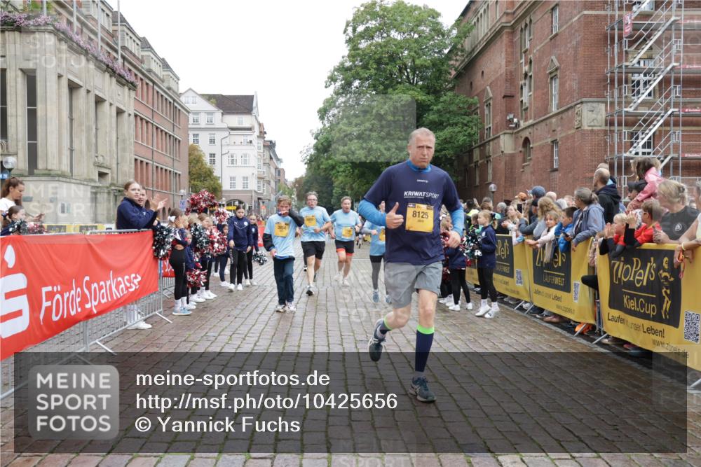 13.09.2026 - Kiel Lauf Yannick Fuchs http://msf.ph/oto/10425656 13.09.2026 09:46:14 Ziel 442, 2482, 3052, 3954, 4918, 5855, 5955, 6732, 7015, 7308, 8125, 10117, 10203, 10685, 10898, 11076, 11078, 557, 1415, 1418, 2127, 2788, 3025, 3142, 3301, 3974, 4413, 4569, 4909, 4910, 5234, 5511, 5757, 5829, 7202, 7349, 7572, 7911, 7924, 8244, 8611, 8859, 9841, 10036, 10142, 10203, 10392, 10445, 10719, 12374, 12841, 167, 181, 3361, 6355, 6577, 6857, 7439, 9832, 10177, 10913, 10946, 11316, 11859, 11861, 12173, 12495, 12621, 1023, 1579, 3025, 6038, 8126 meine-sportfotos.de