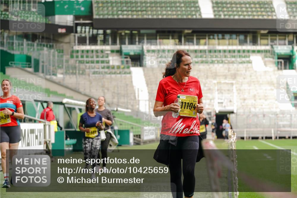 13.09.2026 - 21. swb-Marathon Bremen Michael Burmester http://msf.ph/oto/10425659 13.09.2026 10:48:19 Laufen im Stadion 10264, 10292, 10349, 10407, 10440, 10732, 10754, 10789, 10925, 10933, 11104, 11262, 11423, 11443, 11541, 11639, 11663, 11698, 11980, 12083, 12157, 12340, 12444, 12471, 12472, 12542, 12561, 10137, 10176, 10191, 10192, 10194, 10202, 10242, 10295, 10325, 10335, 10344, 10430, 10459, 10513, 10524, 10568, 10600, 10629, 10651, 10679, 10713, 10756, 10779, 10882, 10979, 10997, 10999, 11081, 11200, 11233, 11307, 11355, 12089, 12153, 12177, 12178 meine-sportfotos.de