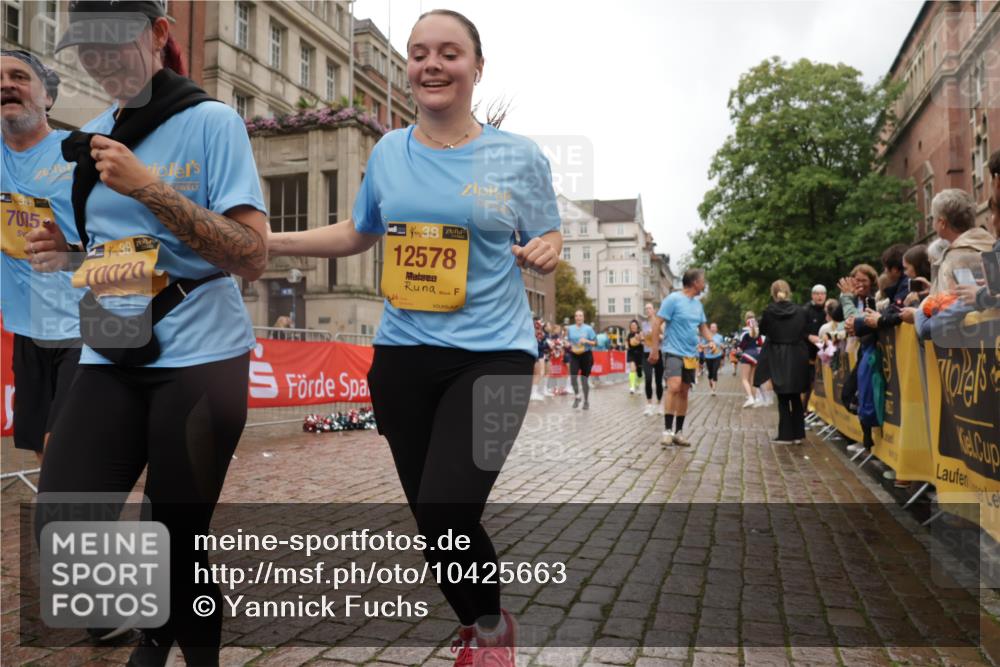 13.09.2026 - Kiel Lauf Yannick Fuchs http://msf.ph/oto/10425663 13.09.2026 11:02:49 Ziel 415, 1298, 2055, 3947, 4562, 4648, 4984, 4986, 5479, 5712, 6071, 6483, 6548, 6934, 6969, 6974, 7968, 8084, 8914, 9108, 10648, 11064, 11717, 484, 649, 935, 1693, 2299, 2322, 2895, 3102, 3207, 3414, 3443, 3670, 3968, 6375, 6878, 7005, 7389, 8036, 8517, 8914, 9732, 9745, 10020, 11135, 11256, 11261, 11301, 11384, 11942, 12085, 12578, 12640, 12697, 986, 1095, 1635, 2796, 3513, 3621, 3635, 3912, 4478, 4781, 5046, 5998, 6768, 8782, 9070, 9202, 9663, 10165, 12550 meine-sportfotos.de
