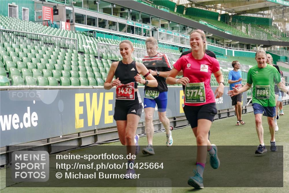 13.09.2026 - 21. swb-Marathon Bremen Michael Burmester http://msf.ph/oto/10425664 13.09.2026 13:01:54 Laufen im Stadion 150, 242, 282, 318, 440, 531, 687, 722, 930, 936, 946, 1006, 1067, 1163, 1250, 1436, 1448, 1582, 1896, 2033, 2047, 2062, 2292, 2345, 2364, 2370, 2378, 2409, 2427, 2485, 2490, 2491, 2560, 2561, 2627, 2638, 2658, 2666, 2668, 2700, 2708, 2781, 2967, 2987, 3013, 3044, 3163, 3164, 3168, 3173, 3187, 3248, 3258, 3294, 3334, 3372, 3374, 3375, 3385, 3392, 3524, 3526, 3527, 3603, 3642, 3667, 3721, 3774, 3806, 3852, 3856, 3893, 4000, 4506, 4558 meine-sportfotos.de