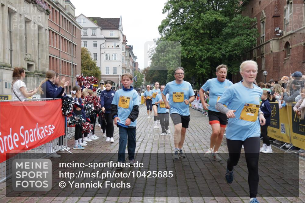 13.09.2026 - Kiel Lauf Yannick Fuchs http://msf.ph/oto/10425685 13.09.2026 09:46:15 Ziel 442, 2482, 3052, 3954, 4918, 5855, 5955, 6732, 7015, 7308, 8125, 10117, 10685, 10898, 11076, 11078, 11316, 557, 1415, 1418, 2127, 2482, 2788, 3025, 3142, 3301, 3974, 4413, 4569, 4909, 4910, 4918, 5234, 5511, 5757, 5829, 7202, 7572, 7911, 7924, 8244, 8611, 8859, 9841, 10036, 10142, 10203, 10392, 10445, 10719, 12374, 12841, 167, 181, 288, 3361, 6355, 6577, 6857, 7439, 9832, 10177, 10913, 10946, 11859, 11861, 12173, 12495, 12621, 1023, 3025, 8126 meine-sportfotos.de