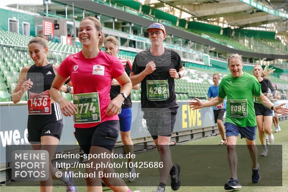 13.09.2026 - 21. swb-Marathon Bremen Michael Burmester http://msf.ph/oto/10425686 13.09.2026 13:01:54 Laufen im Stadion 150, 242, 282, 318, 440, 531, 687, 722, 930, 936, 946, 1006, 1067, 1163, 1250, 1436, 1448, 1582, 1896, 2033, 2047, 2062, 2292, 2345, 2364, 2370, 2378, 2409, 2427, 2485, 2490, 2491, 2560, 2561, 2627, 2638, 2658, 2666, 2668, 2700, 2708, 2781, 2967, 2987, 3013, 3044, 3163, 3164, 3168, 3173, 3187, 3248, 3258, 3294, 3334, 3372, 3374, 3375, 3385, 3392, 3524, 3526, 3527, 3603, 3642, 3667, 3721, 3774, 3806, 3852, 3856, 3893, 4000, 4506, 4558 meine-sportfotos.de