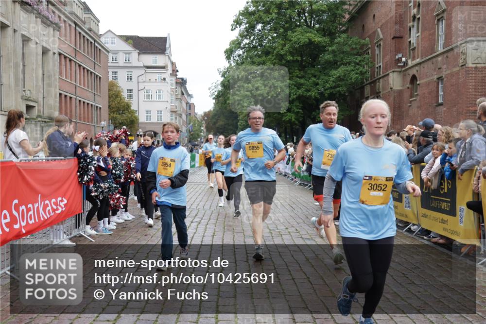 13.09.2026 - Kiel Lauf Yannick Fuchs http://msf.ph/oto/10425691 13.09.2026 09:46:15 Ziel 442, 2482, 3052, 3954, 4918, 5855, 5955, 6732, 7015, 7308, 8125, 10117, 10685, 10898, 11076, 11078, 11316, 557, 1415, 1418, 2127, 2482, 2788, 3025, 3142, 3301, 3974, 4413, 4569, 4909, 4910, 4918, 5234, 5511, 5757, 5829, 7202, 7572, 7911, 7924, 8244, 8611, 8859, 9841, 10036, 10142, 10203, 10392, 10445, 10719, 12374, 12841, 167, 181, 288, 3361, 6355, 6577, 6857, 7439, 9832, 10177, 10913, 10946, 11859, 11861, 12173, 12495, 12621, 1023, 3025, 8126 meine-sportfotos.de
