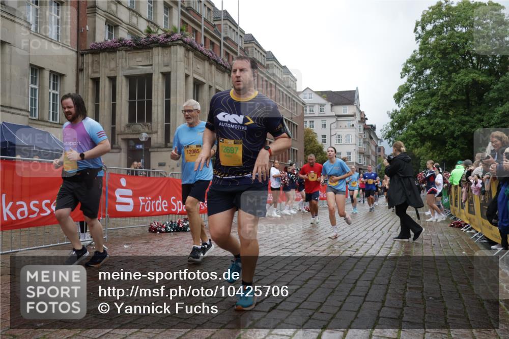 13.09.2026 - Kiel Lauf Yannick Fuchs http://msf.ph/oto/10425706 13.09.2026 11:02:56 Ziel 1095, 1635, 2055, 2796, 3513, 4478, 4781, 5046, 5712, 6071, 6483, 6548, 6934, 6969, 6974, 7968, 8084, 9108, 10165, 10664, 10999, 11255, 11717, 11736, 11846, 415, 484, 649, 935, 1298, 1693, 2299, 3207, 3414, 3670, 3947, 3968, 4562, 4648, 4984, 4986, 5479, 6375, 6878, 7389, 8036, 8914, 9745, 10648, 11064, 11256, 11384, 11717, 11942, 12085, 12640, 12697, 986, 1923, 2975, 3621, 3635, 3912, 4757, 5893, 5998, 6319, 6669, 6768, 8130, 8136, 8204, 8782, 9070, 9202, 9663, 12550 meine-sportfotos.de