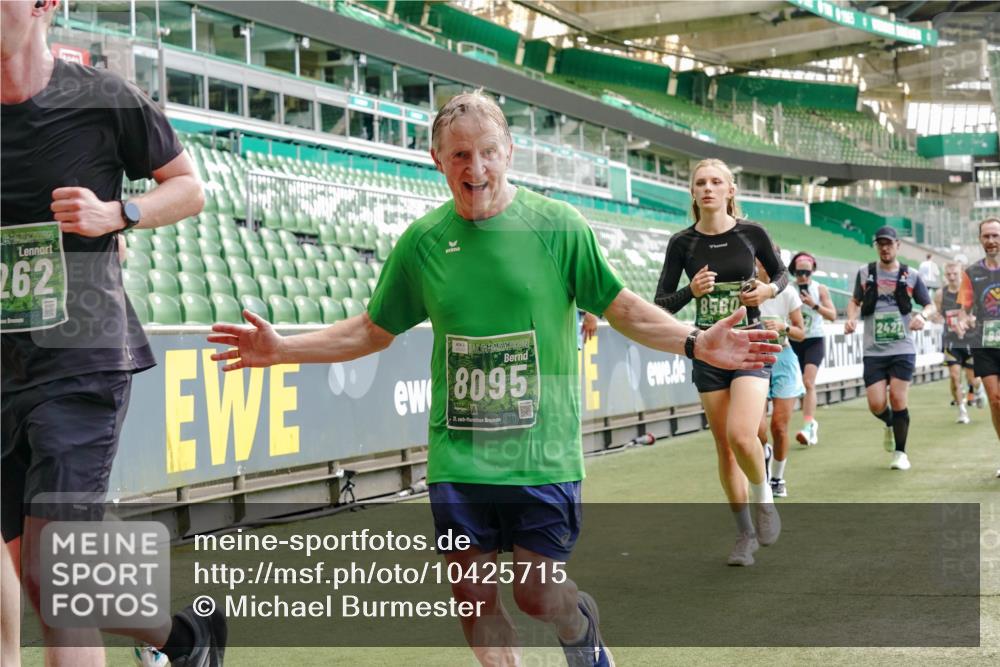 13.09.2026 - 21. swb-Marathon Bremen Michael Burmester http://msf.ph/oto/10425715 13.09.2026 13:01:55 Laufen im Stadion 150, 242, 282, 318, 440, 531, 687, 722, 930, 936, 946, 1006, 1067, 1163, 1250, 1436, 1448, 1582, 1896, 2033, 2047, 2062, 2292, 2345, 2364, 2370, 2378, 2409, 2427, 2485, 2490, 2491, 2560, 2561, 2627, 2638, 2658, 2666, 2668, 2708, 2781, 2967, 2987, 3013, 3044, 3163, 3164, 3173, 3187, 3248, 3258, 3294, 3334, 3372, 3374, 3375, 3385, 3392, 3524, 3526, 3527, 3603, 3642, 3667, 3721, 3774, 3806, 3852, 3856, 3893, 4000, 4506, 4558 meine-sportfotos.de