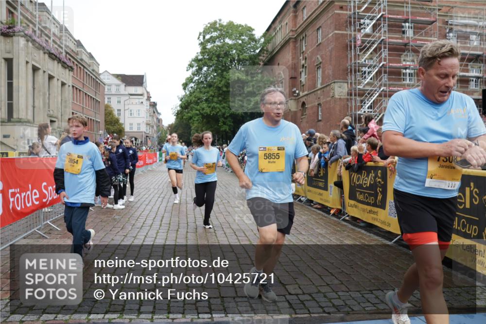 13.09.2026 - Kiel Lauf Yannick Fuchs http://msf.ph/oto/10425721 13.09.2026 09:46:17 Ziel 181, 442, 3052, 3954, 5855, 5955, 6732, 6857, 7015, 7308, 8125, 10117, 10685, 10898, 10913, 11076, 11078, 11316, 12495, 12621, 557, 1415, 1418, 2127, 2482, 2788, 3142, 3301, 3974, 4413, 4569, 4909, 4910, 4918, 5234, 5511, 5757, 5829, 6732, 7202, 7572, 7911, 7924, 8244, 8611, 8859, 9841, 10036, 10142, 10203, 10392, 10685, 10719, 10898, 12374, 12841, 167, 288, 3033, 3035, 3361, 6355, 6577, 7439, 8929, 9832, 10177, 10946, 11859, 11861, 12173, 12552, 2788, 3025, 3974, 8126 meine-sportfotos.de