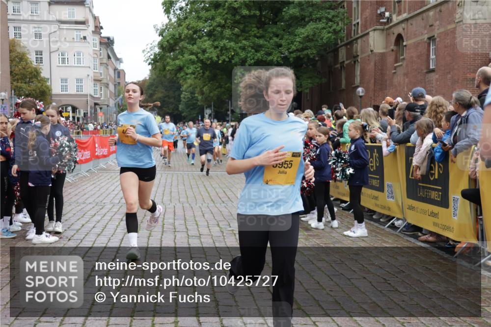 13.09.2026 - Kiel Lauf Yannick Fuchs http://msf.ph/oto/10425727 13.09.2026 09:46:17 Ziel 181, 442, 3052, 3954, 5855, 5955, 6732, 6857, 7015, 7308, 8125, 10117, 10685, 10898, 10913, 11076, 11078, 11316, 12495, 12621, 557, 1415, 1418, 2127, 2482, 2788, 3142, 3301, 3974, 4413, 4569, 4909, 4910, 4918, 5234, 5511, 5757, 5829, 6732, 7202, 7572, 7911, 7924, 8244, 8611, 8859, 9841, 10036, 10142, 10203, 10392, 10685, 10719, 10898, 12374, 12841, 167, 288, 3033, 3035, 3361, 6355, 6577, 7439, 8929, 9832, 10177, 10946, 11859, 11861, 12173, 12552, 2788, 3025, 3974, 8126 meine-sportfotos.de