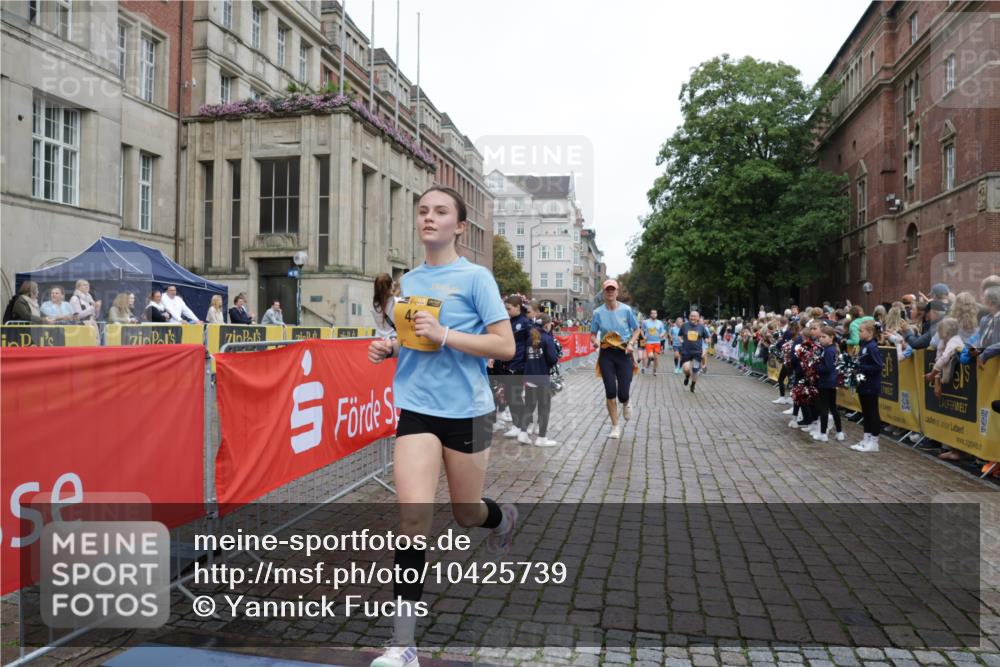 13.09.2026 - Kiel Lauf Yannick Fuchs http://msf.ph/oto/10425739 13.09.2026 09:46:19 Ziel 167, 181, 442, 3052, 3954, 5855, 5955, 6857, 7015, 7308, 8125, 10117, 10913, 11076, 11078, 11316, 12495, 12621, 557, 1415, 1418, 2127, 2482, 2788, 3142, 3301, 3974, 4413, 4569, 4909, 4910, 4918, 5234, 5511, 5757, 5829, 6732, 7015, 7202, 7572, 7911, 7924, 8244, 8611, 8859, 9841, 10036, 10203, 10392, 10685, 10719, 10898, 11076, 11078, 12374, 12841, 288, 3033, 3035, 3361, 6355, 6577, 7439, 7675, 7754, 8929, 9832, 10177, 10946, 11859, 11861, 12173, 12552, 2788, 3025, 3974 meine-sportfotos.de