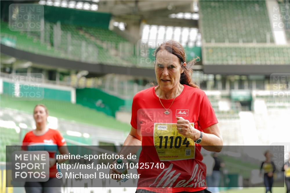 13.09.2026 - 21. swb-Marathon Bremen Michael Burmester http://msf.ph/oto/10425740 13.09.2026 10:48:22 Laufen im Stadion 10264, 10292, 10349, 10407, 10413, 10440, 10732, 10754, 10789, 10925, 10933, 11104, 11262, 11423, 11443, 11541, 11639, 11663, 11698, 11980, 12083, 12157, 12340, 12444, 12471, 12472, 12542, 12561, 10137, 10176, 10191, 10192, 10194, 10202, 10242, 10295, 10344, 10430, 10524, 10568, 10600, 10629, 10651, 10679, 10713, 10756, 10779, 10882, 10979, 10997, 10999, 11081, 11200, 11233, 11307, 11309, 11355, 12089, 12153, 12177, 12178 meine-sportfotos.de