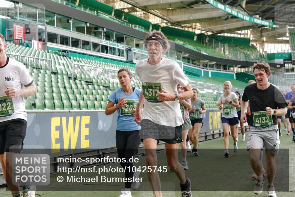 13.09.2026 - 21. swb-Marathon Bremen Michael Burmester http://msf.ph/oto/10425745 13.09.2026 13:24:47 Laufen im Stadion 137, 182, 213, 294, 324, 434, 505, 543, 548, 721, 723, 739, 743, 752, 815, 818, 966, 1273, 1410, 1463, 1471, 1491, 1504, 1515, 1561, 1597, 1598, 1830, 1944, 1953, 2058, 2059, 2095, 2211, 2252, 2267, 2271, 2286, 2308, 2312, 2323, 2354, 2445, 2465, 2483, 2495, 2497, 2503, 2506, 2554, 2571, 2591, 2644, 2752, 2768, 2776, 2833, 2878, 2896, 2936, 2968, 2981, 3005, 3142, 3211, 3259, 3282, 3288, 3289, 3292, 3298, 3306, 3312, 3329, 3364, 3381, 3390, 3395, 3447, 3770, 4466 meine-sportfotos.de