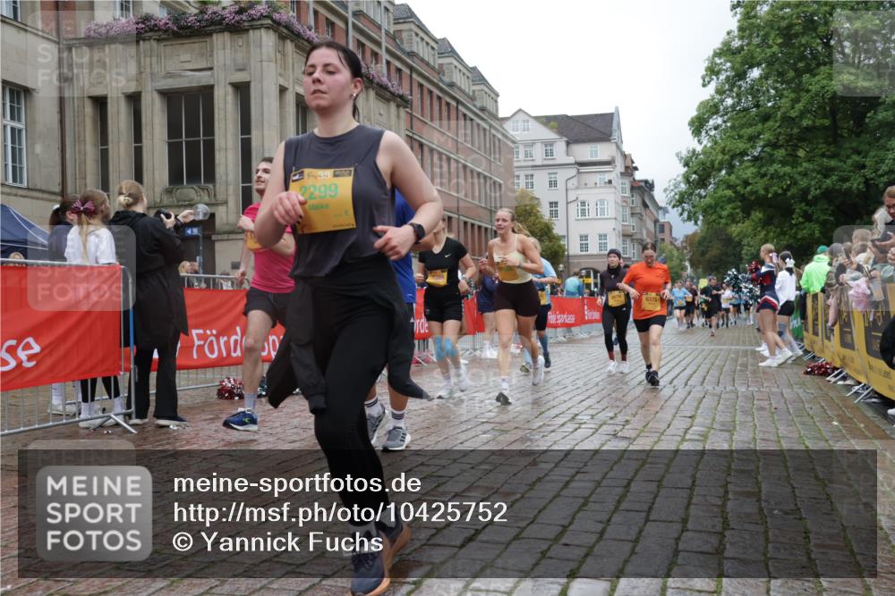 13.09.2026 - Kiel Lauf Yannick Fuchs http://msf.ph/oto/10425752 13.09.2026 11:03:03 Ziel 986, 1095, 1635, 2796, 3513, 3621, 3635, 3912, 4478, 4781, 5046, 5998, 6768, 6934, 8782, 9070, 9108, 9202, 9663, 10165, 10664, 10999, 11255, 11736, 11846, 12550, 415, 935, 1298, 2055, 2299, 3207, 3670, 3947, 3968, 4562, 4648, 4984, 4986, 5479, 5712, 6071, 6375, 6483, 6548, 6878, 6969, 6974, 7389, 7968, 8036, 8084, 8914, 9745, 10648, 11064, 11384, 11717, 11942, 697, 1923, 2254, 2878, 2975, 4658, 4757, 5893, 6224, 6319, 6669, 7282, 7656, 8130, 8136, 8204 meine-sportfotos.de