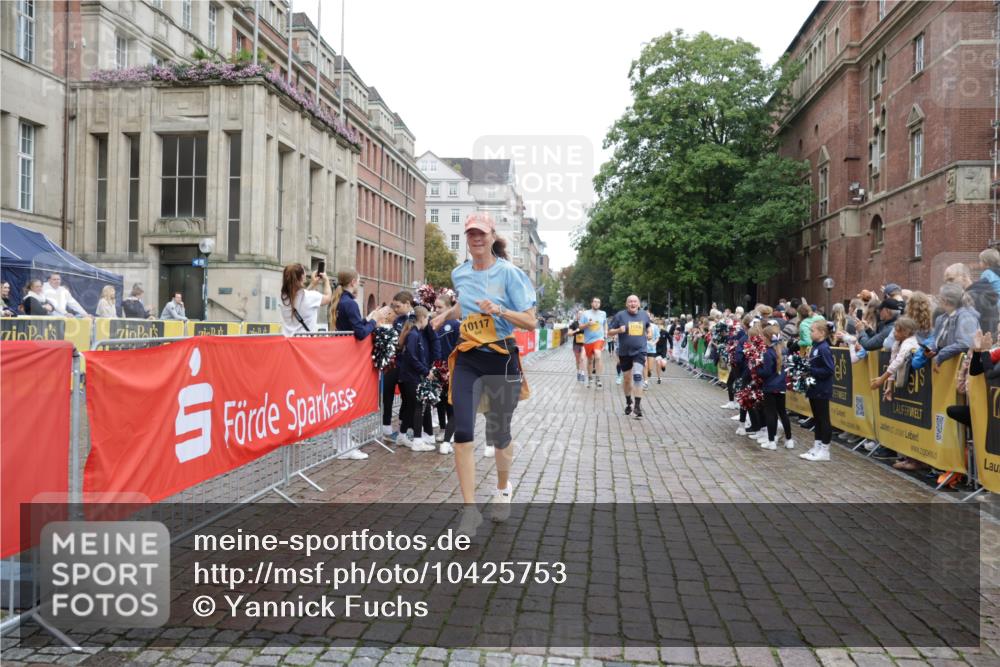 13.09.2026 - Kiel Lauf Yannick Fuchs http://msf.ph/oto/10425753 13.09.2026 09:46:20 Ziel 167, 181, 442, 3052, 3954, 5855, 5955, 6857, 7308, 8125, 10117, 10913, 11316, 12495, 12621, 557, 1415, 1418, 2127, 2482, 2788, 3142, 3301, 3974, 4569, 4909, 4910, 4918, 5234, 5511, 5757, 5829, 6732, 7015, 7202, 7572, 7911, 7924, 8244, 8611, 8859, 9841, 10036, 10203, 10685, 10719, 10898, 11076, 11078, 12374, 12841, 288, 3033, 3035, 3361, 6048, 6355, 6577, 7439, 7675, 7754, 8929, 9832, 10177, 10946, 11859, 11861, 12173, 12552, 2788, 3025, 3974 meine-sportfotos.de
