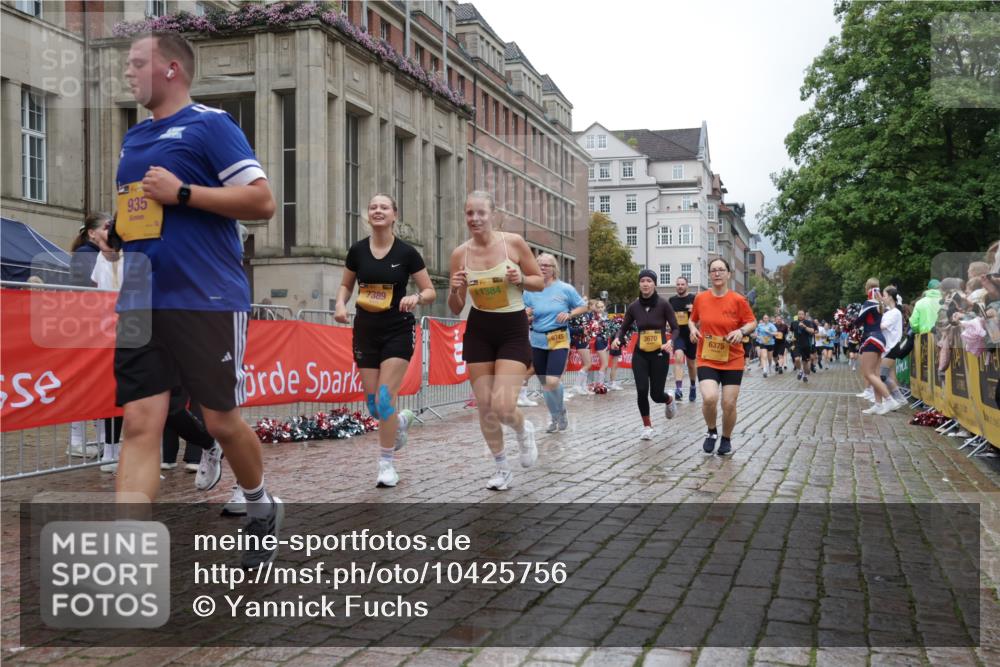 13.09.2026 - Kiel Lauf Yannick Fuchs http://msf.ph/oto/10425756 13.09.2026 11:03:04 Ziel 986, 1095, 1635, 2796, 3513, 3621, 3635, 3912, 4478, 4781, 5046, 5998, 6768, 6934, 8782, 9070, 9108, 9202, 9663, 10165, 10664, 10999, 11255, 11736, 11846, 12550, 415, 935, 1298, 2055, 2299, 3207, 3670, 3947, 3968, 4562, 4648, 4984, 4986, 5479, 5712, 6071, 6375, 6483, 6548, 6878, 6934, 6969, 6974, 7389, 7968, 8084, 8914, 9108, 9745, 10648, 11064, 11384, 11717, 11942, 697, 1923, 2254, 2846, 2878, 2975, 4658, 4757, 5893, 6224, 6319, 6669, 7282, 7656, 8130, 8136, 8204, 3670 meine-sportfotos.de