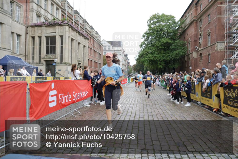 13.09.2026 - Kiel Lauf Yannick Fuchs http://msf.ph/oto/10425758 13.09.2026 09:46:20 Ziel 167, 181, 442, 3052, 3954, 5855, 5955, 6857, 7308, 8125, 10117, 10913, 11316, 12495, 12621, 557, 1415, 1418, 2127, 2482, 2788, 3142, 3301, 3974, 4569, 4909, 4910, 4918, 5234, 5511, 5757, 5829, 6732, 7015, 7202, 7572, 7911, 7924, 8244, 8611, 8859, 9841, 10036, 10203, 10685, 10719, 10898, 11076, 11078, 12374, 12841, 288, 3033, 3035, 3361, 6048, 6355, 6577, 7439, 7675, 7754, 8929, 9832, 10177, 10946, 11859, 11861, 12173, 12552, 2788, 3025, 3974 meine-sportfotos.de