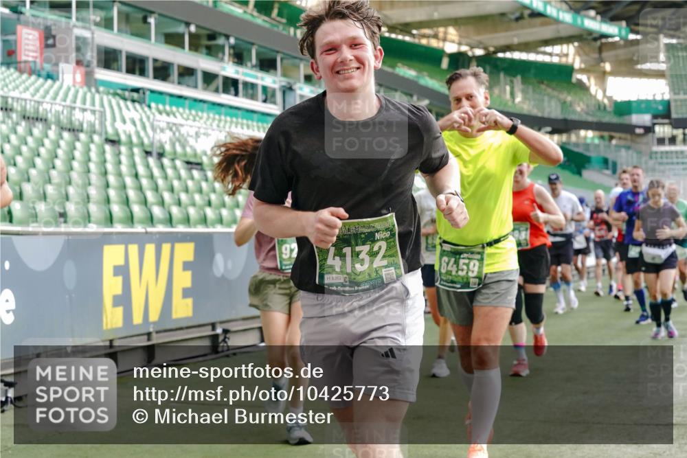13.09.2026 - 21. swb-Marathon Bremen Michael Burmester http://msf.ph/oto/10425773 13.09.2026 13:24:48 Laufen im Stadion 137, 182, 213, 294, 324, 434, 505, 543, 548, 721, 723, 739, 743, 752, 815, 818, 966, 1273, 1410, 1459, 1463, 1471, 1491, 1504, 1515, 1561, 1597, 1598, 1830, 1944, 1953, 2058, 2059, 2095, 2211, 2252, 2267, 2271, 2286, 2308, 2312, 2323, 2354, 2445, 2465, 2483, 2495, 2497, 2503, 2506, 2554, 2571, 2591, 2644, 2752, 2768, 2776, 2833, 2878, 2896, 2936, 2968, 2981, 3005, 3142, 3211, 3259, 3282, 3288, 3289, 3292, 3298, 3306, 3312, 3329, 3364, 3381, 3390, 3395, 3447, 3770, 4466 meine-sportfotos.de