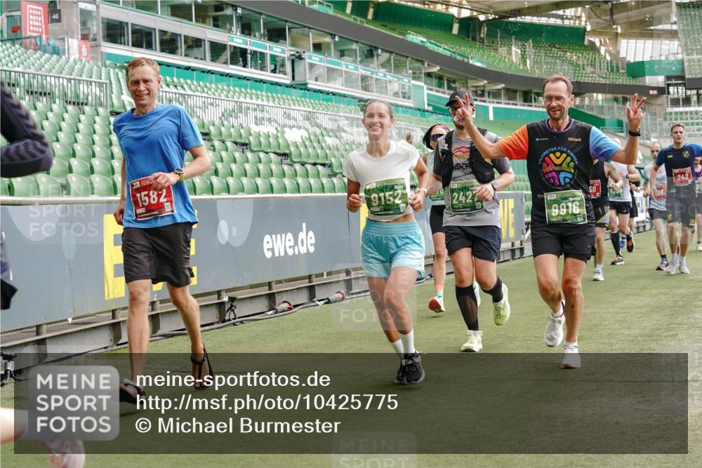 13.09.2026 - 21. swb-Marathon Bremen Michael Burmester http://msf.ph/oto/10425775 13.09.2026 13:01:57 Laufen im Stadion 150, 242, 282, 318, 440, 531, 687, 722, 930, 936, 946, 1006, 1067, 1163, 1250, 1436, 1448, 1582, 1896, 2033, 2047, 2062, 2292, 2345, 2364, 2370, 2378, 2409, 2427, 2485, 2490, 2491, 2560, 2561, 2627, 2638, 2658, 2666, 2668, 2708, 2781, 2967, 2987, 3013, 3044, 3163, 3164, 3173, 3187, 3248, 3258, 3294, 3334, 3372, 3374, 3375, 3385, 3392, 3524, 3526, 3527, 3576, 3603, 3642, 3667, 3721, 3774, 3806, 3852, 3856, 3893, 4000, 4506, 4558 meine-sportfotos.de