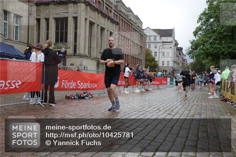 13.09.2026 - Kiel Lauf Yannick Fuchs http://msf.ph/oto/10425781 13.09.2026 11:03:07 Ziel 986, 1635, 2796, 2975, 3513, 3621, 3635, 3912, 4478, 4757, 4781, 5046, 5998, 6669, 6768, 8782, 9063, 9070, 9202, 9663, 9819, 10664, 10999, 11736, 11846, 12550, 415, 1095, 1298, 2055, 3207, 3670, 3947, 3968, 4562, 4648, 4984, 4986, 5479, 5712, 6071, 6375, 6483, 6548, 6934, 6969, 6974, 7968, 8084, 8914, 9108, 9745, 10165, 10648, 11064, 11255, 11717, 697, 1923, 2254, 2846, 2878, 4074, 4658, 4854, 5893, 6224, 6319, 7282, 7656, 8130, 8136, 8204, 3670 meine-sportfotos.de