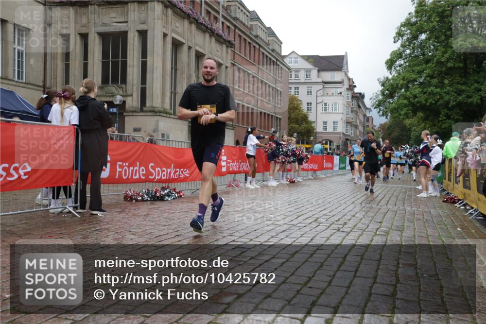 13.09.2026 - Kiel Lauf Yannick Fuchs http://msf.ph/oto/10425782 13.09.2026 11:03:07 Ziel 986, 1635, 2796, 2975, 3513, 3621, 3635, 3912, 4478, 4757, 4781, 5046, 5998, 6669, 6768, 8782, 9063, 9070, 9202, 9663, 9819, 10664, 10999, 11736, 11846, 12550, 415, 1095, 1298, 2055, 3207, 3670, 3947, 3968, 4562, 4648, 4984, 4986, 5479, 5712, 6071, 6375, 6483, 6548, 6934, 6969, 6974, 7968, 8084, 8914, 9108, 9745, 10165, 10648, 11064, 11255, 11717, 697, 1923, 2254, 2846, 2878, 4074, 4658, 4854, 5893, 6224, 6319, 7282, 7656, 8130, 8136, 8204, 3670 meine-sportfotos.de