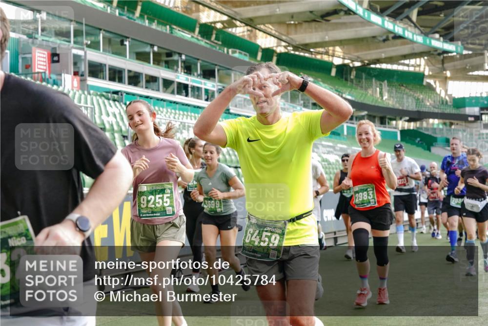 13.09.2026 - 21. swb-Marathon Bremen Michael Burmester http://msf.ph/oto/10425784 13.09.2026 13:24:49 Laufen im Stadion 137, 182, 213, 294, 324, 434, 505, 543, 548, 721, 723, 739, 743, 752, 815, 818, 966, 1273, 1410, 1459, 1463, 1471, 1491, 1504, 1515, 1561, 1597, 1598, 1830, 1944, 1953, 2058, 2059, 2095, 2211, 2252, 2267, 2271, 2286, 2308, 2312, 2323, 2354, 2445, 2465, 2483, 2495, 2497, 2503, 2506, 2554, 2571, 2591, 2644, 2752, 2762, 2768, 2776, 2833, 2878, 2896, 2936, 2968, 2981, 3005, 3142, 3211, 3259, 3282, 3288, 3289, 3292, 3298, 3306, 3312, 3329, 3364, 3381, 3390, 3395, 3770, 4466 meine-sportfotos.de