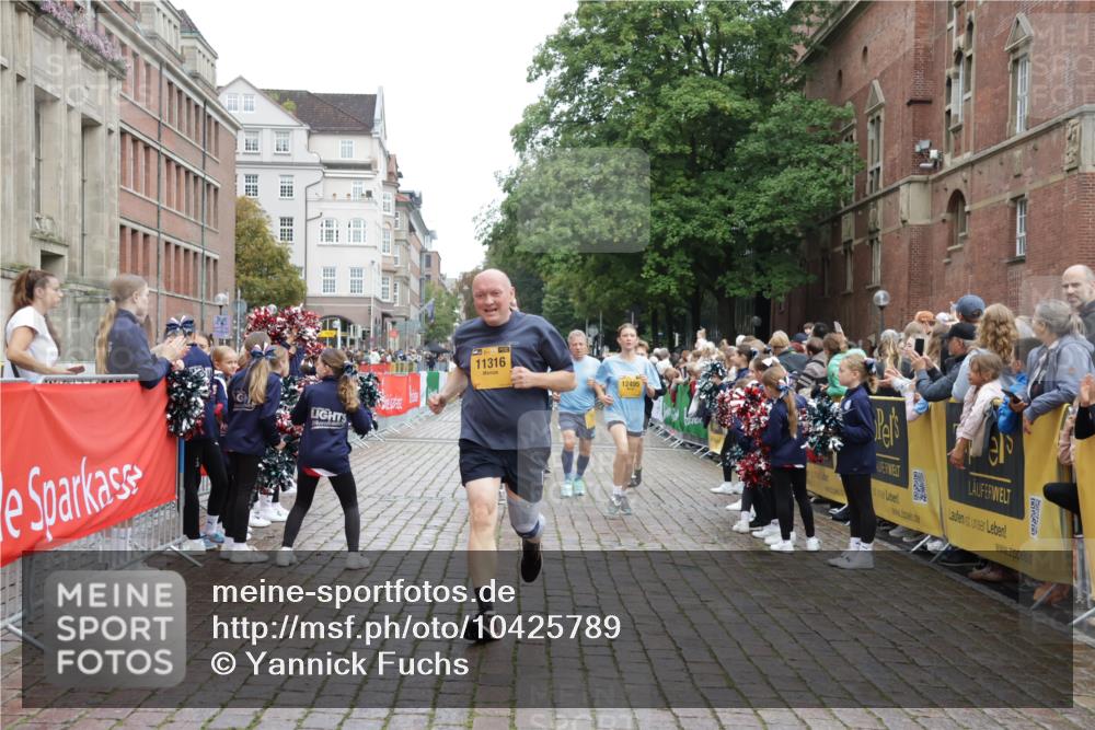 13.09.2026 - Kiel Lauf Yannick Fuchs http://msf.ph/oto/10425789 13.09.2026 09:46:22 Ziel 167, 181, 442, 3052, 3361, 3954, 5855, 5955, 6857, 7308, 8125, 10117, 10913, 11316, 11859, 12495, 12621, 557, 1415, 1418, 2127, 2482, 3142, 3301, 4909, 4910, 4918, 5234, 5511, 5757, 5829, 6732, 7015, 7572, 7911, 7924, 8125, 8244, 8611, 8859, 9841, 10036, 10203, 10685, 10719, 10898, 11076, 11078, 12374, 12841, 288, 3033, 3035, 4906, 6048, 6355, 6577, 7439, 7675, 7754, 8887, 8929, 9832, 10177, 10946, 11861, 12173, 12552, 2788, 3025, 3974 meine-sportfotos.de