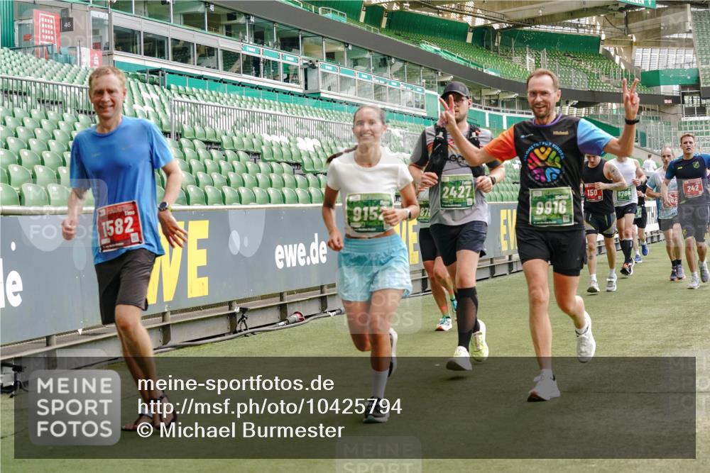 13.09.2026 - 21. swb-Marathon Bremen Michael Burmester http://msf.ph/oto/10425794 13.09.2026 13:01:57 Laufen im Stadion 150, 242, 282, 318, 440, 531, 687, 722, 930, 936, 946, 1006, 1067, 1163, 1250, 1436, 1448, 1582, 1896, 2033, 2047, 2062, 2292, 2345, 2364, 2370, 2378, 2409, 2427, 2485, 2490, 2491, 2560, 2561, 2627, 2638, 2658, 2666, 2668, 2708, 2781, 2967, 2987, 3013, 3044, 3163, 3164, 3173, 3187, 3248, 3258, 3294, 3334, 3372, 3374, 3375, 3385, 3392, 3524, 3526, 3527, 3576, 3603, 3642, 3667, 3721, 3774, 3806, 3852, 3856, 3893, 4000, 4506, 4558 meine-sportfotos.de