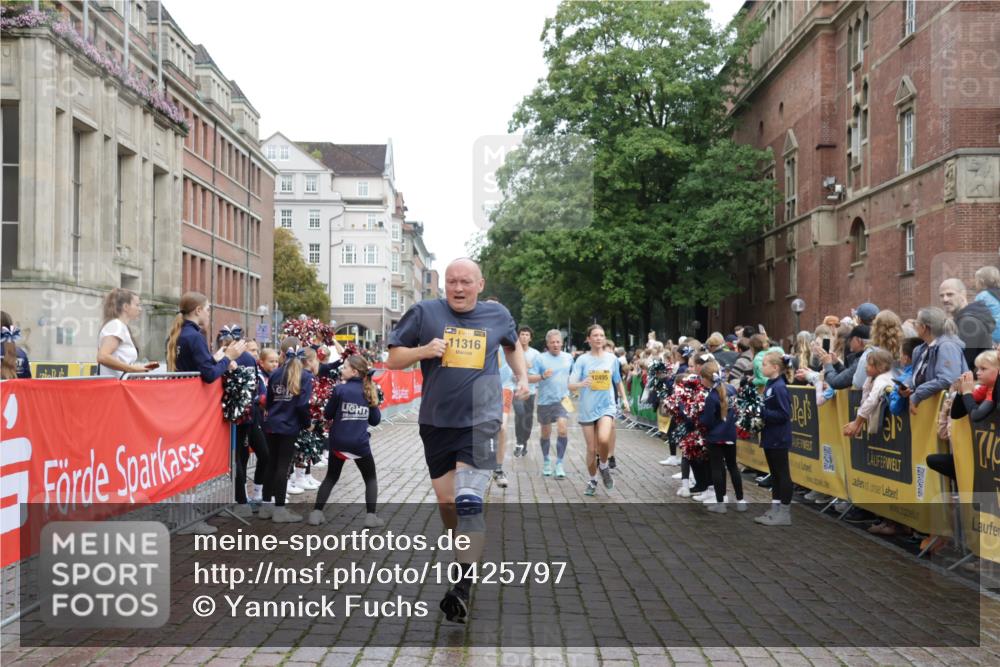 13.09.2026 - Kiel Lauf Yannick Fuchs http://msf.ph/oto/10425797 13.09.2026 09:46:22 Ziel 167, 181, 442, 3052, 3361, 3954, 5855, 5955, 6857, 7308, 8125, 10117, 10913, 11316, 11859, 12495, 12621, 557, 1415, 1418, 2127, 2482, 3142, 3301, 4909, 4910, 4918, 5234, 5511, 5757, 5829, 6732, 7015, 7572, 7911, 7924, 8125, 8244, 8611, 8859, 9841, 10036, 10203, 10685, 10719, 10898, 11076, 11078, 12374, 12841, 288, 3033, 3035, 4906, 6048, 6355, 6577, 7439, 7675, 7754, 8887, 8929, 9832, 10177, 10946, 11861, 12173, 12552, 2788, 3025, 3974 meine-sportfotos.de