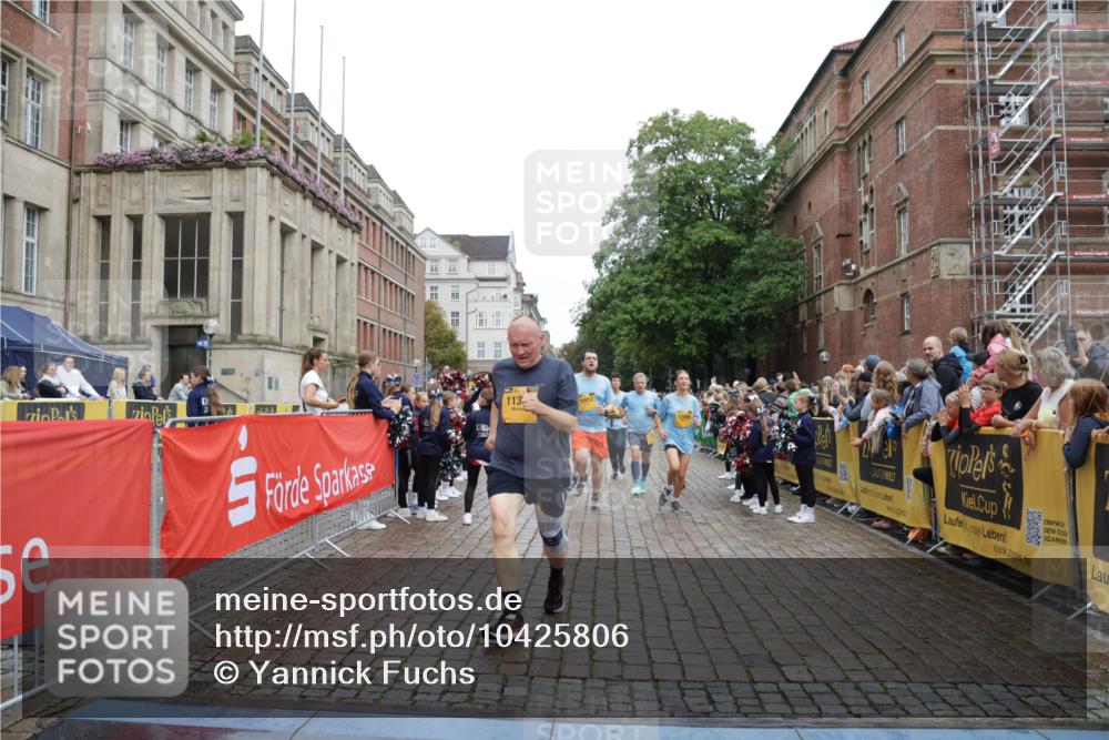 13.09.2026 - Kiel Lauf Yannick Fuchs http://msf.ph/oto/10425806 13.09.2026 09:46:23 Ziel 167, 181, 442, 3052, 3361, 3954, 5855, 5955, 6857, 7308, 10117, 10913, 11316, 11859, 11861, 12495, 12621, 557, 1415, 1418, 2127, 2482, 3052, 3142, 3301, 4909, 4910, 4918, 5234, 5757, 5829, 6732, 7015, 7572, 7911, 7924, 8125, 8244, 8611, 8859, 9841, 10036, 10203, 10685, 10719, 10898, 11076, 11078, 12374, 12841, 288, 3033, 3035, 4906, 6048, 6355, 6577, 7439, 7675, 7754, 8887, 8929, 8994, 9832, 10177, 10946, 12173, 12552, 557, 2788, 3025, 3974, 5757 meine-sportfotos.de