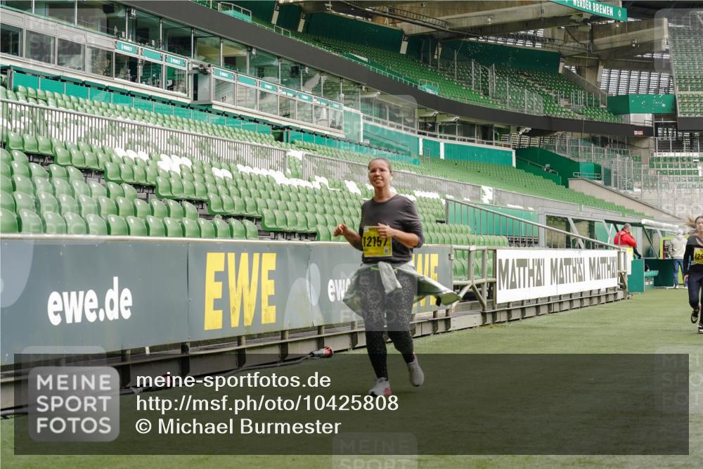 13.09.2026 - 21. swb-Marathon Bremen Michael Burmester http://msf.ph/oto/10425808 13.09.2026 10:48:28 Laufen im Stadion 10264, 10292, 10349, 10407, 10413, 10440, 10732, 10754, 10789, 10925, 11104, 11254, 11262, 11423, 11443, 11541, 11663, 11698, 11851, 11942, 11980, 12083, 12157, 12340, 12444, 12471, 12472, 12542, 12561, 10137, 10176, 10191, 10192, 10194, 10202, 10242, 10295, 10344, 10430, 10472, 10524, 10568, 10600, 10629, 10651, 10679, 10713, 10756, 10779, 10882, 10979, 10997, 10999, 11081, 11200, 11233, 11307, 11309, 11355, 11367, 11709, 12089, 12153, 12177, 12178 meine-sportfotos.de