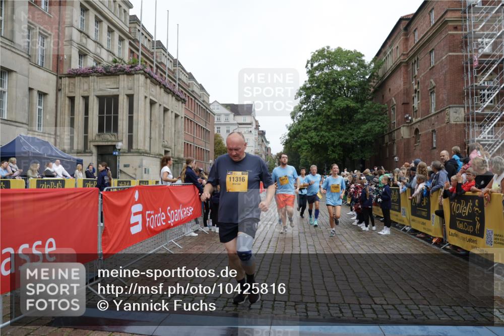 13.09.2026 - Kiel Lauf Yannick Fuchs http://msf.ph/oto/10425816 13.09.2026 09:46:23 Ziel 167, 181, 442, 3052, 3361, 3954, 5855, 5955, 6857, 7308, 10117, 10913, 11316, 11859, 11861, 12495, 12621, 557, 1415, 1418, 2127, 2482, 3052, 3142, 3301, 4909, 4910, 4918, 5234, 5757, 5829, 6732, 7015, 7572, 7911, 7924, 8125, 8244, 8611, 8859, 9841, 10036, 10203, 10685, 10719, 10898, 11076, 11078, 12374, 12841, 288, 3033, 3035, 4906, 6048, 6355, 6577, 7439, 7675, 7754, 8887, 8929, 8994, 9832, 10177, 10946, 12173, 12552, 557, 2788, 3025, 3974, 5757 meine-sportfotos.de