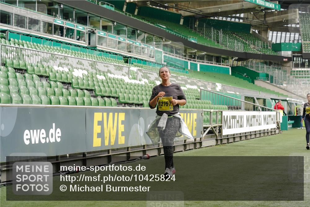 13.09.2026 - 21. swb-Marathon Bremen Michael Burmester http://msf.ph/oto/10425824 13.09.2026 10:48:29 Laufen im Stadion 10264, 10292, 10349, 10407, 10413, 10440, 10732, 10754, 10789, 10925, 11104, 11254, 11262, 11423, 11443, 11541, 11663, 11698, 11851, 11942, 11980, 12083, 12157, 12340, 12444, 12471, 12472, 12542, 12561, 10137, 10176, 10191, 10192, 10194, 10202, 10242, 10295, 10344, 10430, 10472, 10524, 10568, 10600, 10629, 10651, 10679, 10713, 10756, 10779, 10882, 10979, 10997, 10999, 11081, 11200, 11233, 11307, 11309, 11355, 11367, 11709, 11821, 12089, 12153, 12177, 12178 meine-sportfotos.de