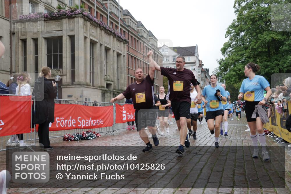 13.09.2026 - Kiel Lauf Yannick Fuchs http://msf.ph/oto/10425826 13.09.2026 11:03:14 Ziel 986, 1923, 2254, 2975, 3621, 3635, 4757, 5893, 5998, 6224, 6319, 6669, 8130, 8136, 8204, 8288, 8782, 9059, 9063, 9202, 9614, 9819, 10806, 12550, 415, 1095, 1298, 1635, 2055, 2796, 3513, 3912, 3947, 4478, 4562, 4648, 4781, 4984, 4986, 5046, 5479, 5712, 6071, 6483, 6548, 6768, 6934, 6969, 6974, 7968, 8084, 8914, 9070, 9108, 9663, 10165, 10648, 10664, 10999, 11064, 11255, 11717, 11736, 11846, 697, 2724, 2846, 2878, 3155, 3744, 4074, 4658, 4854, 6341, 7282, 7656, 3670 meine-sportfotos.de