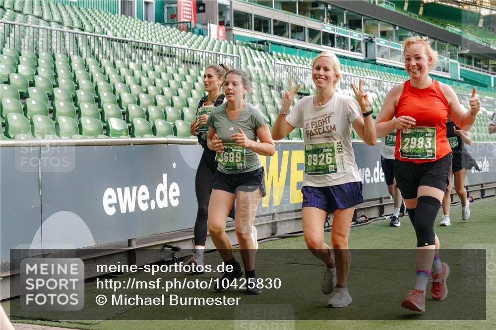 13.09.2026 - 21. swb-Marathon Bremen Michael Burmester http://msf.ph/oto/10425830 13.09.2026 13:24:50 Laufen im Stadion 137, 182, 213, 294, 324, 434, 505, 543, 548, 721, 723, 739, 743, 752, 815, 818, 966, 1273, 1410, 1459, 1463, 1471, 1491, 1504, 1515, 1561, 1597, 1598, 1830, 1944, 1953, 2058, 2059, 2095, 2211, 2252, 2267, 2271, 2286, 2308, 2312, 2323, 2354, 2445, 2465, 2483, 2495, 2497, 2503, 2506, 2554, 2571, 2591, 2644, 2752, 2762, 2768, 2776, 2833, 2878, 2896, 2936, 2968, 2981, 3005, 3142, 3211, 3259, 3282, 3288, 3289, 3292, 3298, 3306, 3312, 3329, 3364, 3381, 3390, 3395, 3770, 4466 meine-sportfotos.de