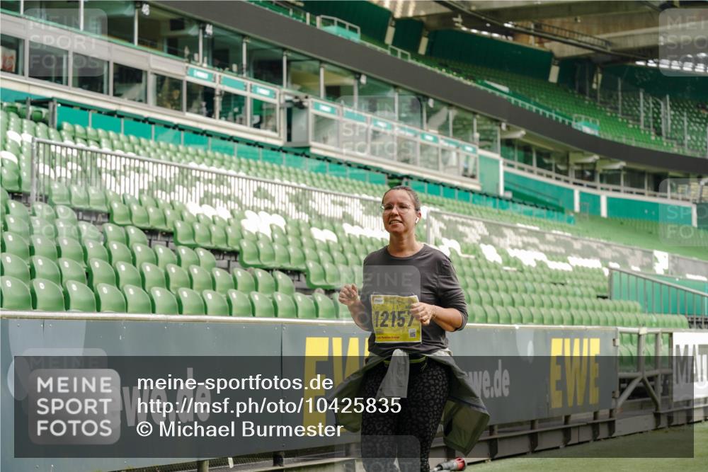 13.09.2026 - 21. swb-Marathon Bremen Michael Burmester http://msf.ph/oto/10425835 13.09.2026 10:48:30 Laufen im Stadion 10264, 10292, 10349, 10407, 10413, 10440, 10732, 10754, 10789, 10925, 11104, 11254, 11262, 11423, 11443, 11541, 11663, 11698, 11851, 11942, 11980, 12083, 12157, 12340, 12444, 12471, 12472, 12542, 12561, 10137, 10176, 10191, 10192, 10194, 10202, 10242, 10295, 10344, 10430, 10472, 10524, 10568, 10600, 10629, 10651, 10679, 10713, 10756, 10779, 10882, 10979, 10997, 10999, 11081, 11200, 11233, 11307, 11309, 11355, 11367, 11709, 11821, 12089, 12153, 12177, 12178 meine-sportfotos.de